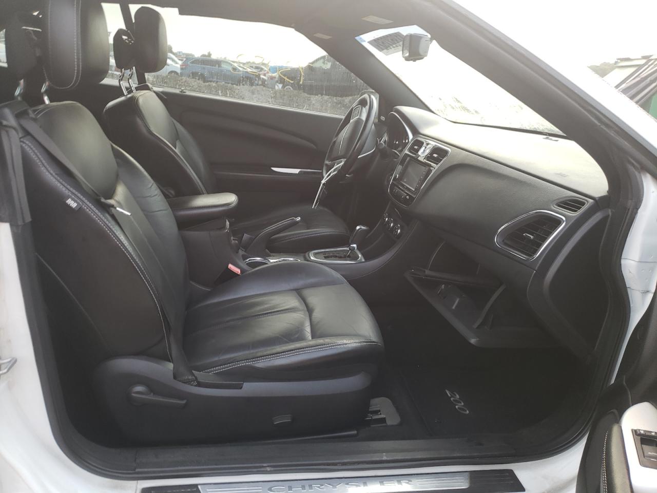 Photo 5 from auction – 2013 CHRYSLER 200 LIMITE with VIN 1C3BCBFGXDN543448