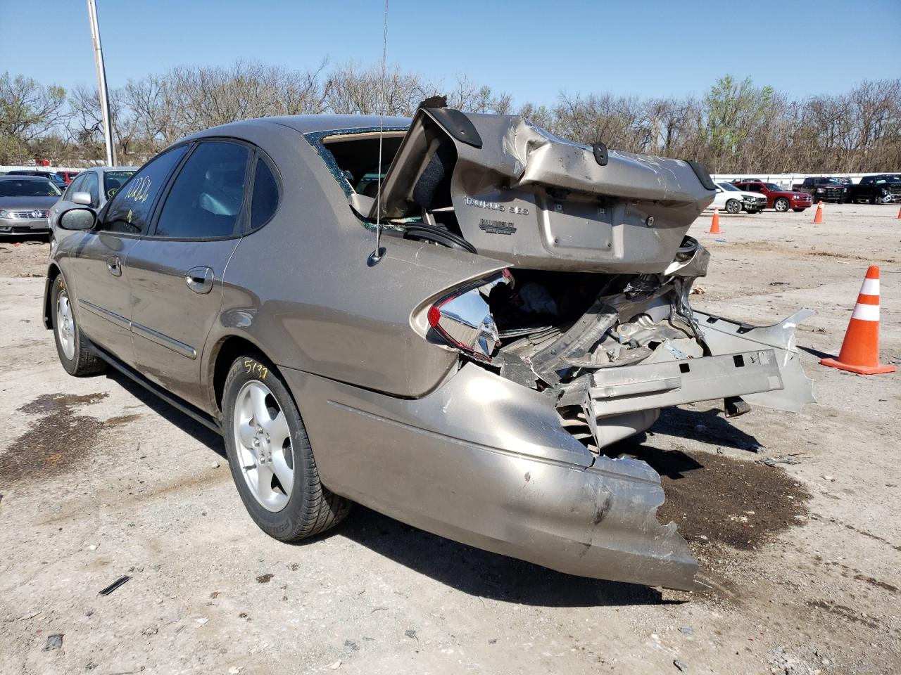 Photo 3 from auction – 2002 FORD TAURUS SES with VIN 1FAFP55U02G148910