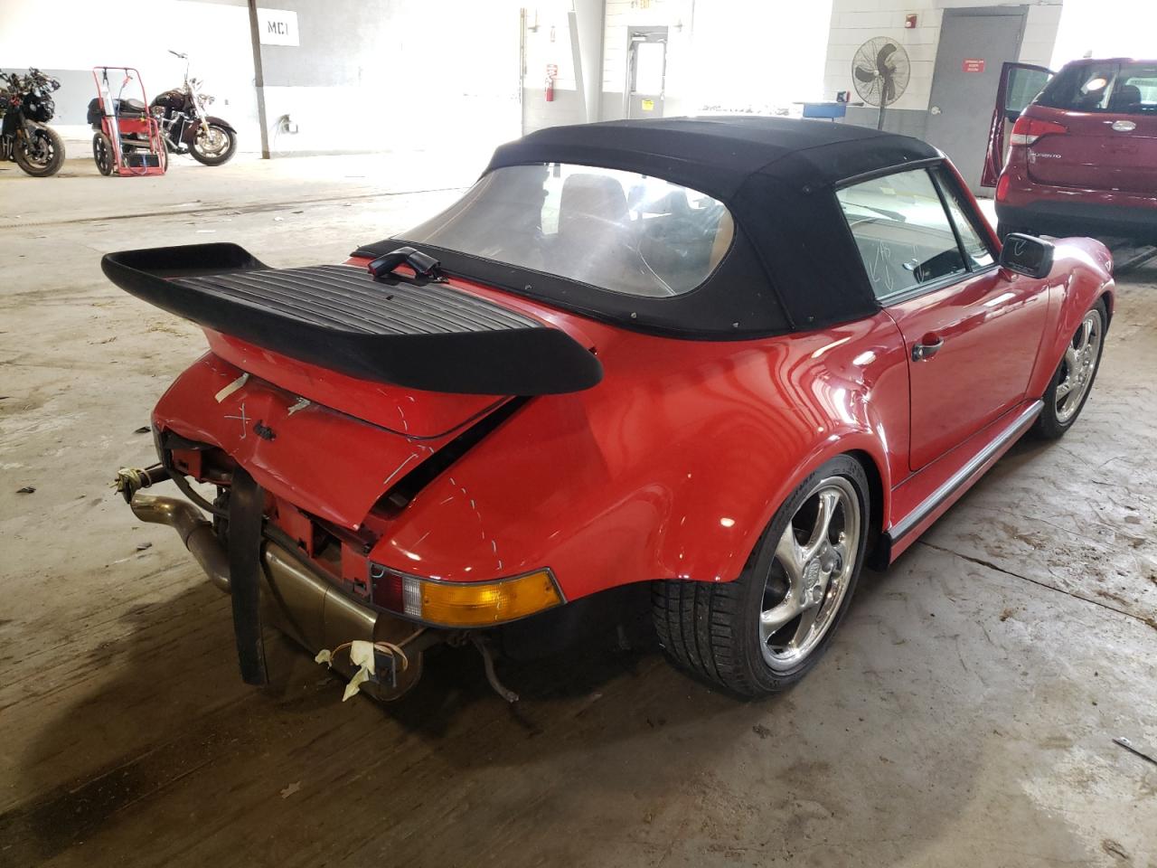 Photo 4 from auction – 1988 PORSCHE 911 with VIN WP0EB0931JS070464