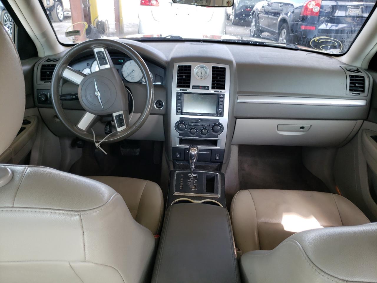 Photo 9 from auction – 2010 CHRYSLER 300 TOURIN with VIN 2C3CA5CV1AH251755