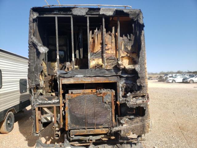 Photo 9 from auction – 2003 NEWM 5TH WHEEL with VIN 4UZAAHAK83CL82082