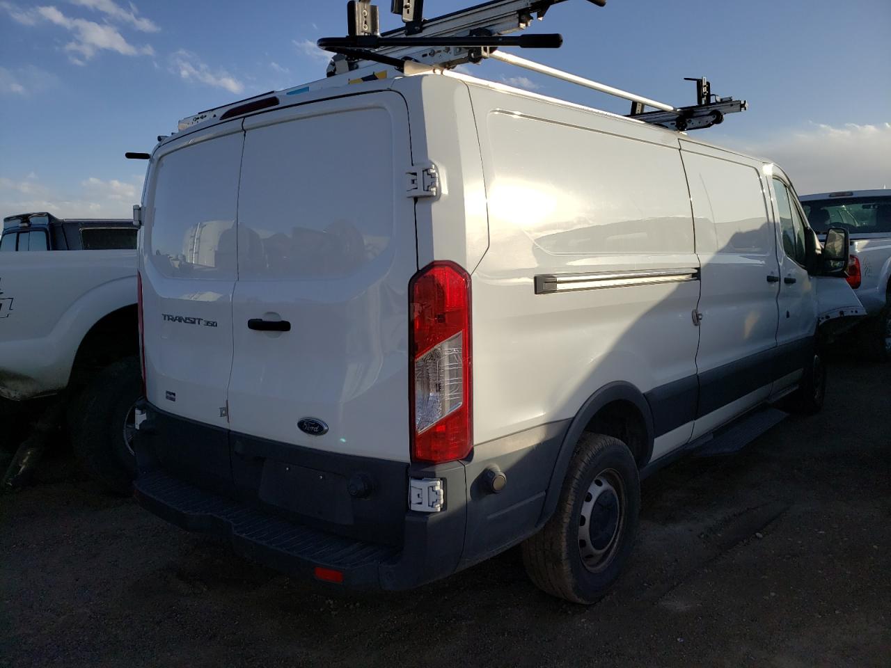 Photo 4 from auction – 2017 FORD TRANSIT T- with VIN 1FTBW2YM4HKB49795