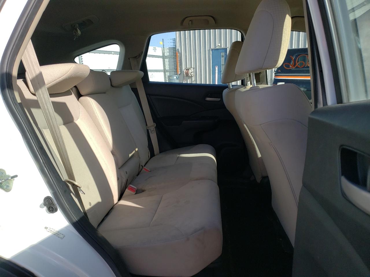 Photo 6 from auction – 2015 HONDA CR-V LX with VIN 5J6RM3H39FL010992