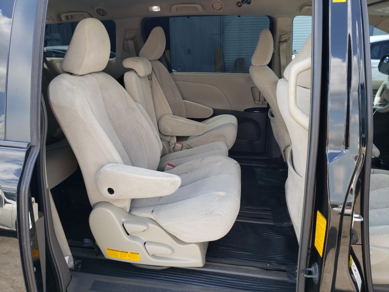 Фото 6 с аукциона – 2011 TOYOTA SIENNA LE с VIN 5TDKK3DC0BS080327