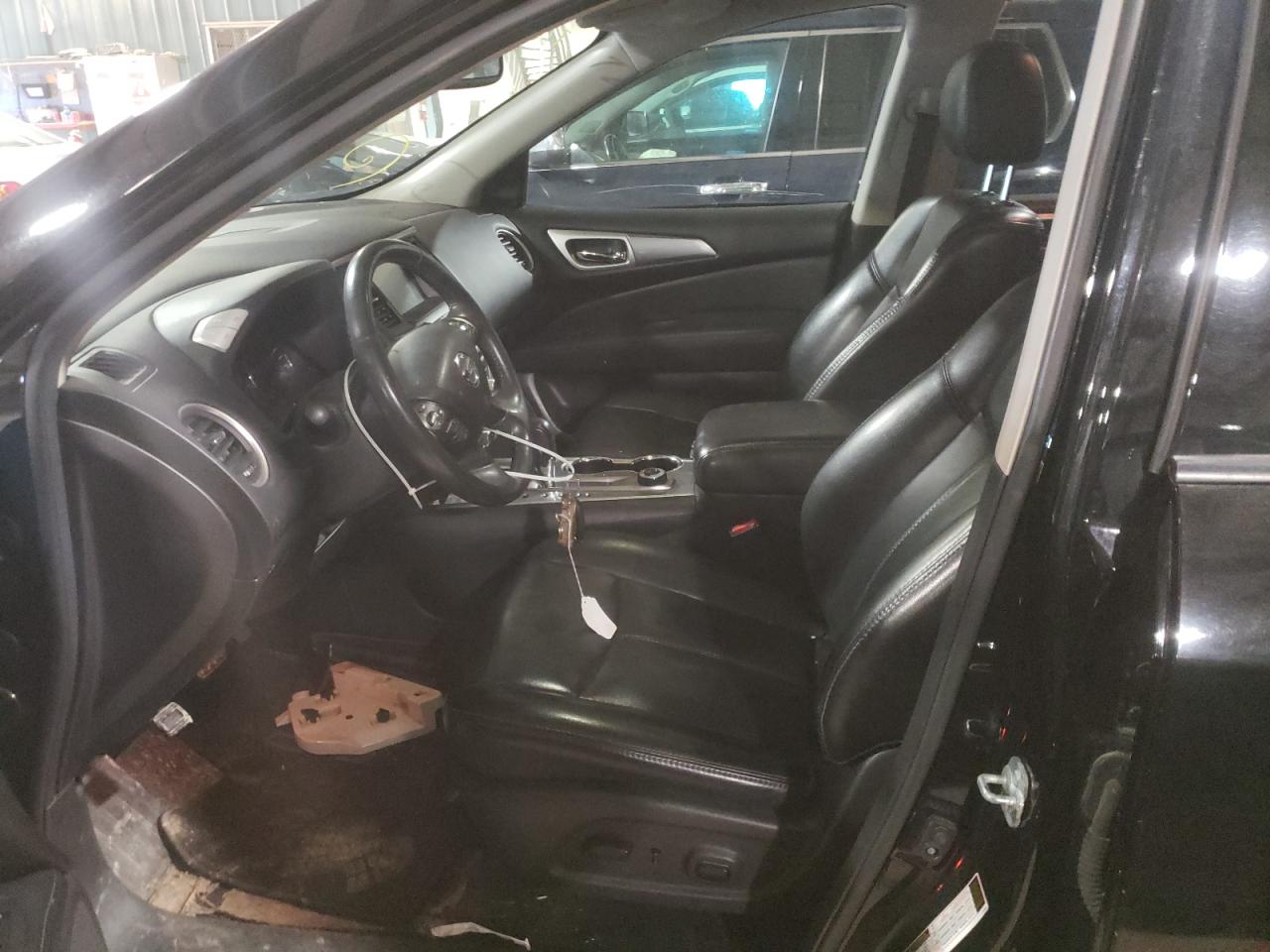 Photo 5 from auction – 2017 NISSAN PATHFINDER with VIN 5N1DR2MMXHC635393