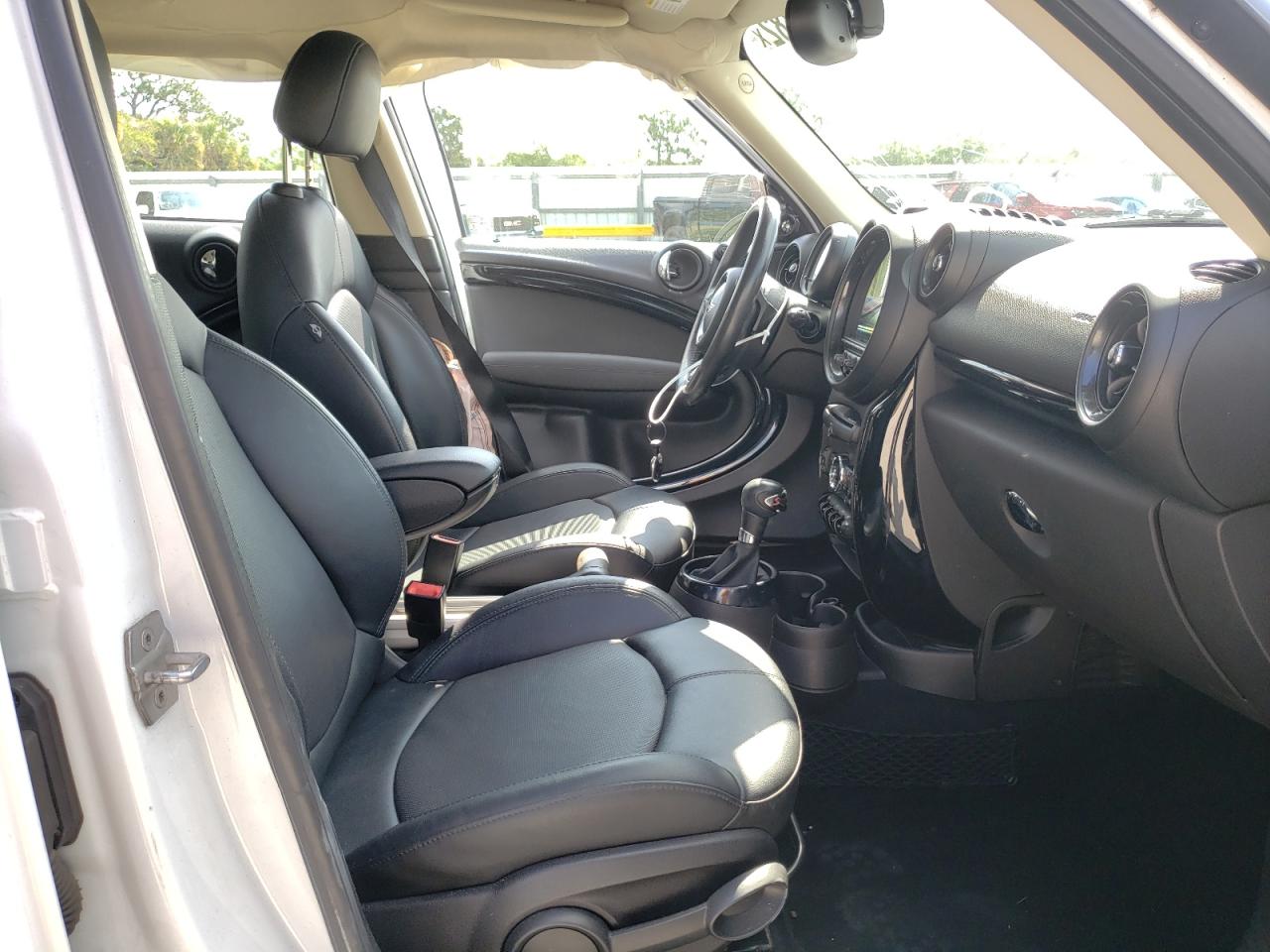 Photo 5 from auction – 2016 MINI COOPER S C with VIN WMWZC5C55GWU20246
