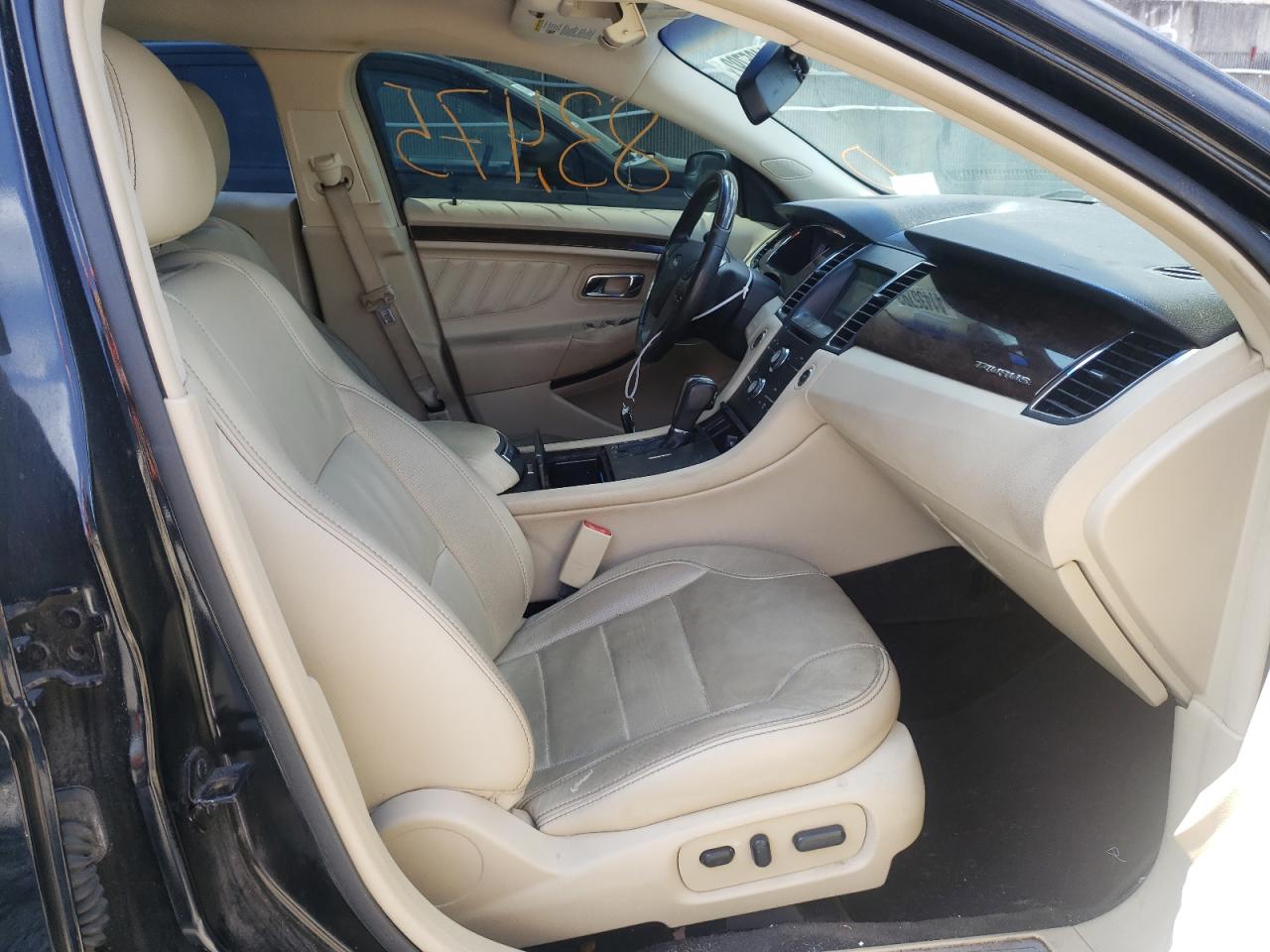 Photo 5 from auction – 2016 FORD TAURUS LIM with VIN 1FAHP2F84GG105025