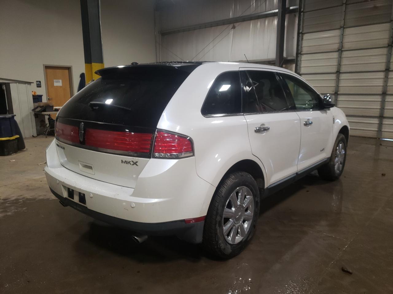 Photo 4 from auction – 2009 LINCOLN MKX with VIN 2LMDU68C49BJ07684
