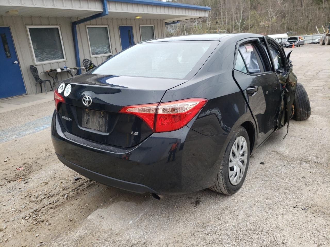 Photo 4 from auction – 2017 TOYOTA COROLLA with VIN 2T1BURHE1HC895937