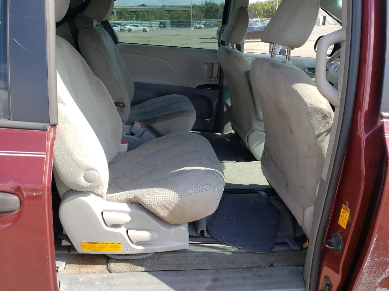 Photo 6 from auction – 2013 TOYOTA SIENNA with VIN 5TDZK3DC9DS372091