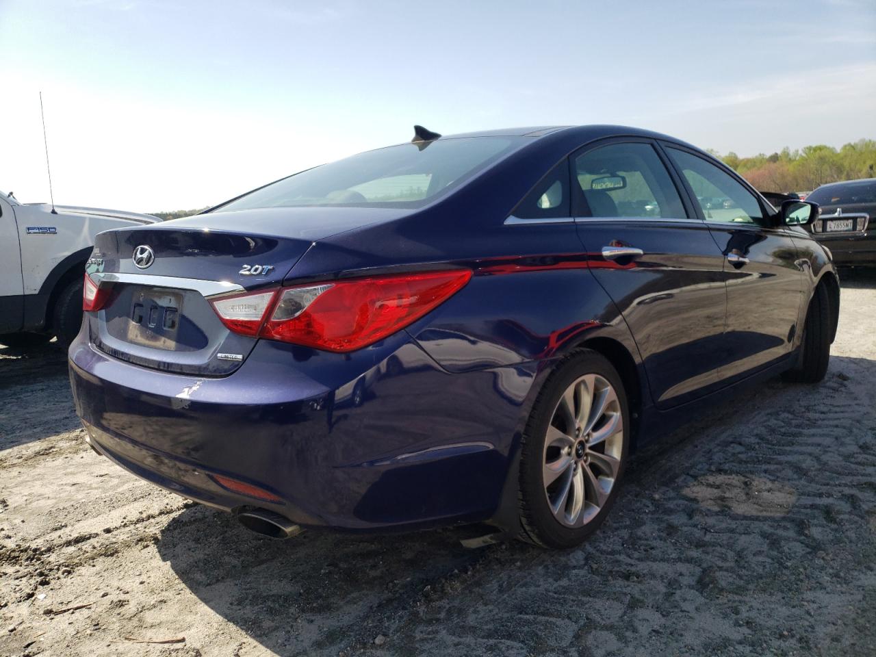 Photo 4 from auction – 2012 HYUNDAI SONATA SE with VIN 5NPEC4AB1CH485177