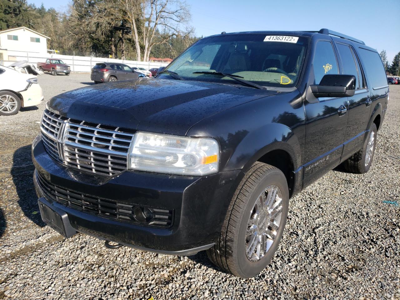 Photo 2 from auction – 2008 LINCOLN NAVIGATOR with VIN 5LMFL28508LJ10014