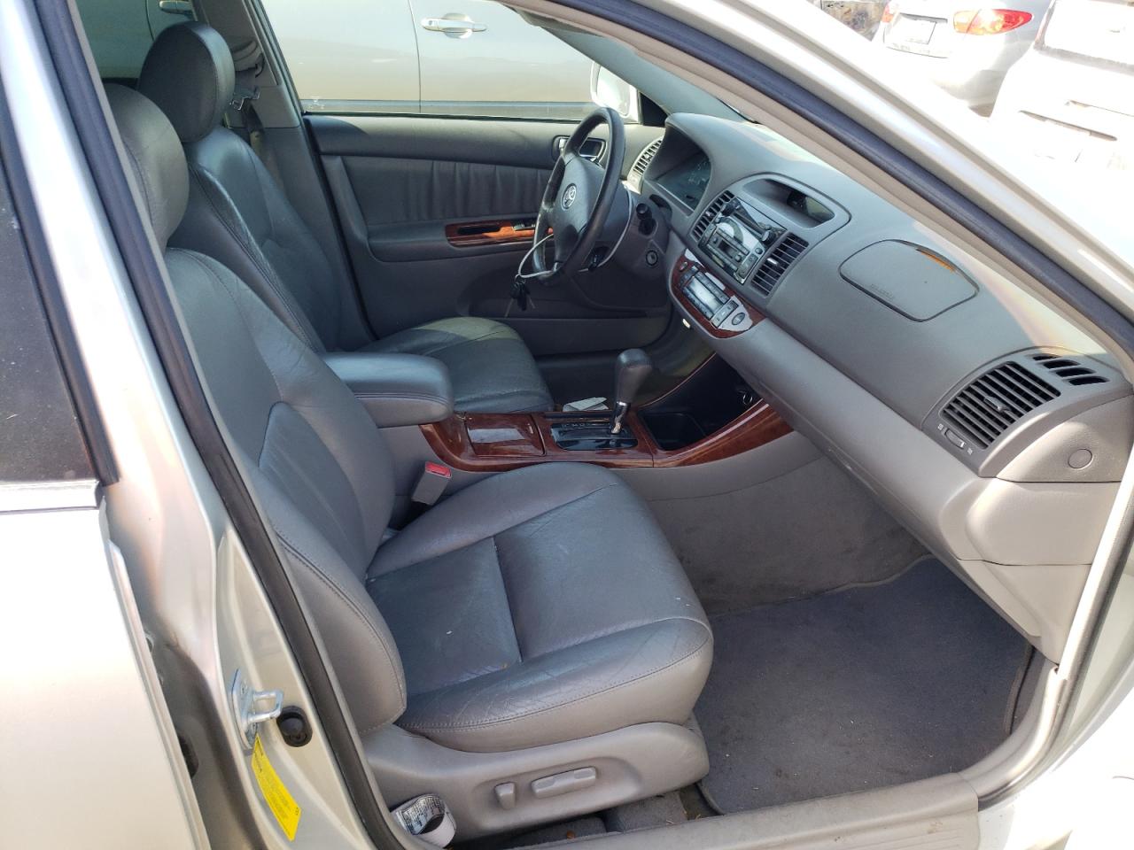 Zdjęcie 5 z aukcji – 2002 TOYOTA CAMRY z VIN 4T1BF30K72U524604