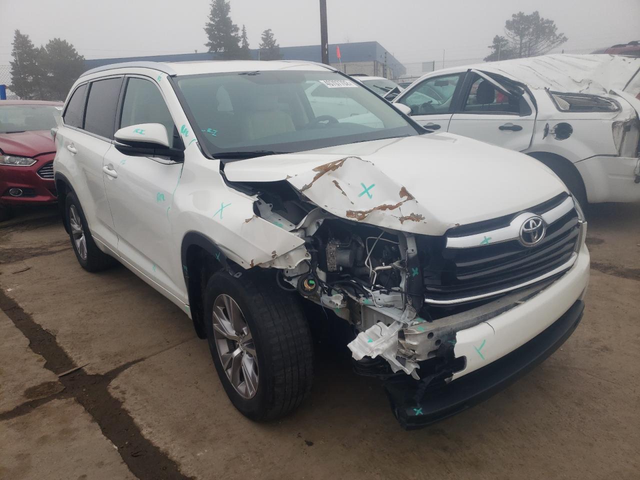 TOYOTA HIGHLANDER 2015 with VIN 5TDJKRFH7FS223948 - Photo from auction