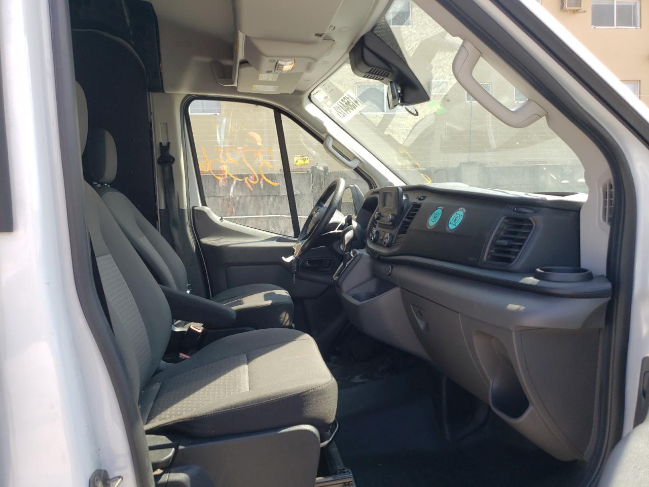 Photo 5 from auction – 2020 FORD TRANSIT T- with VIN 1FTBR1C82LKA04520