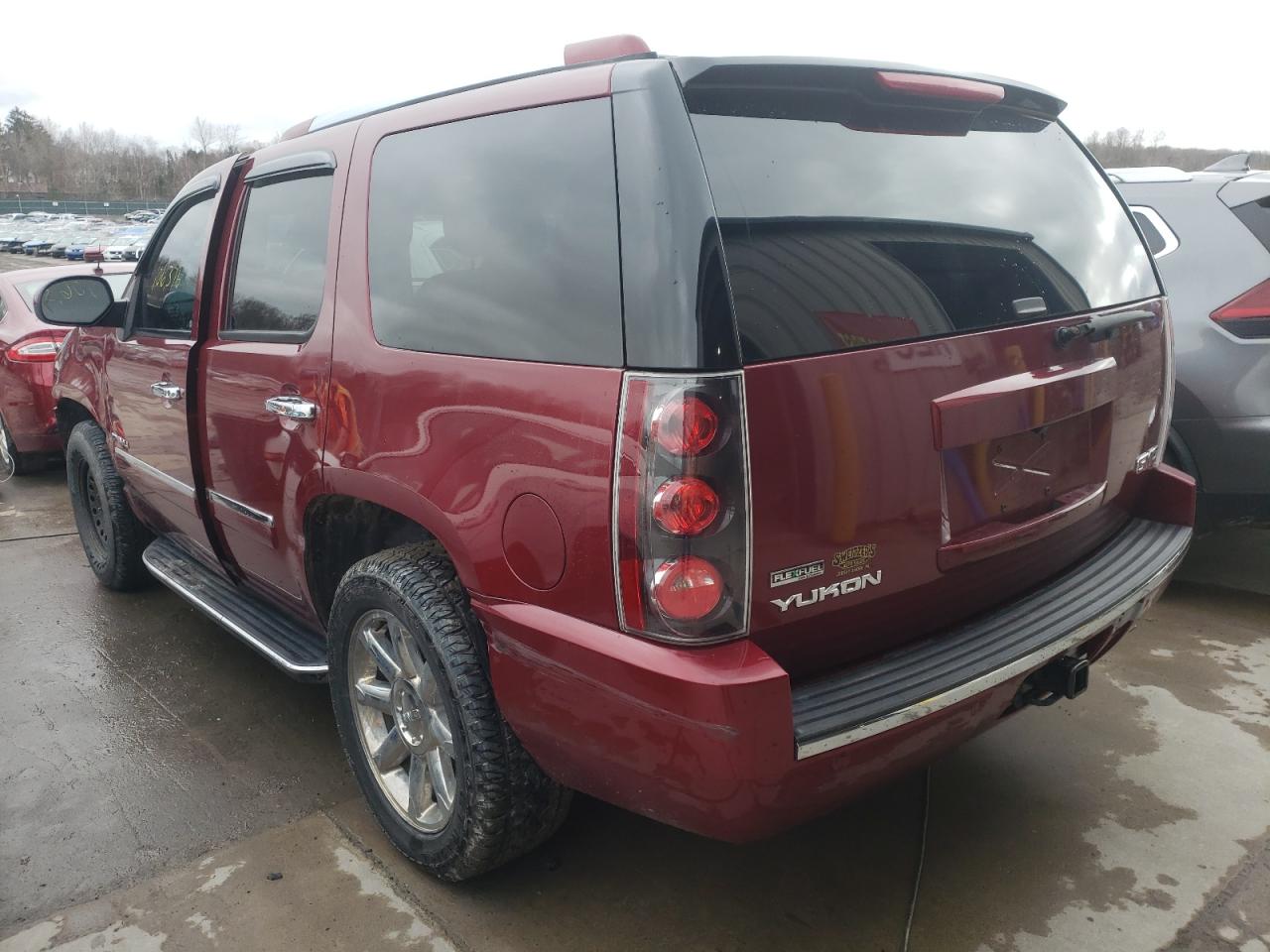 Photo 3 from auction – 2010 GMC YUKON DENA with VIN 1GKUKEEFXAR160748