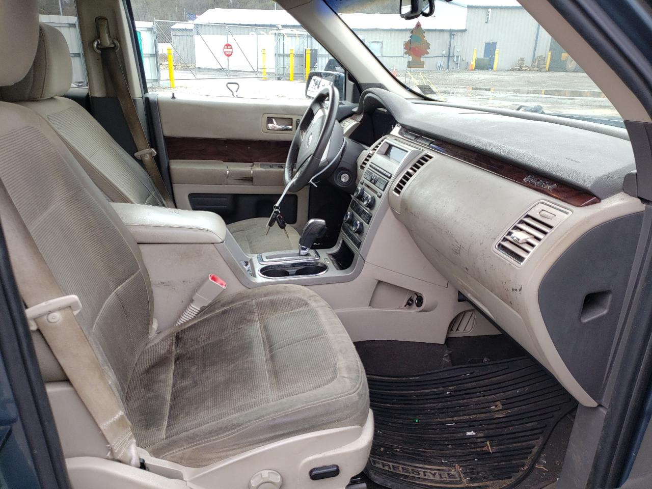 Photo 5 from auction – 2010 FORD FLEX SEL with VIN 2FMHK6CC0ABA25515