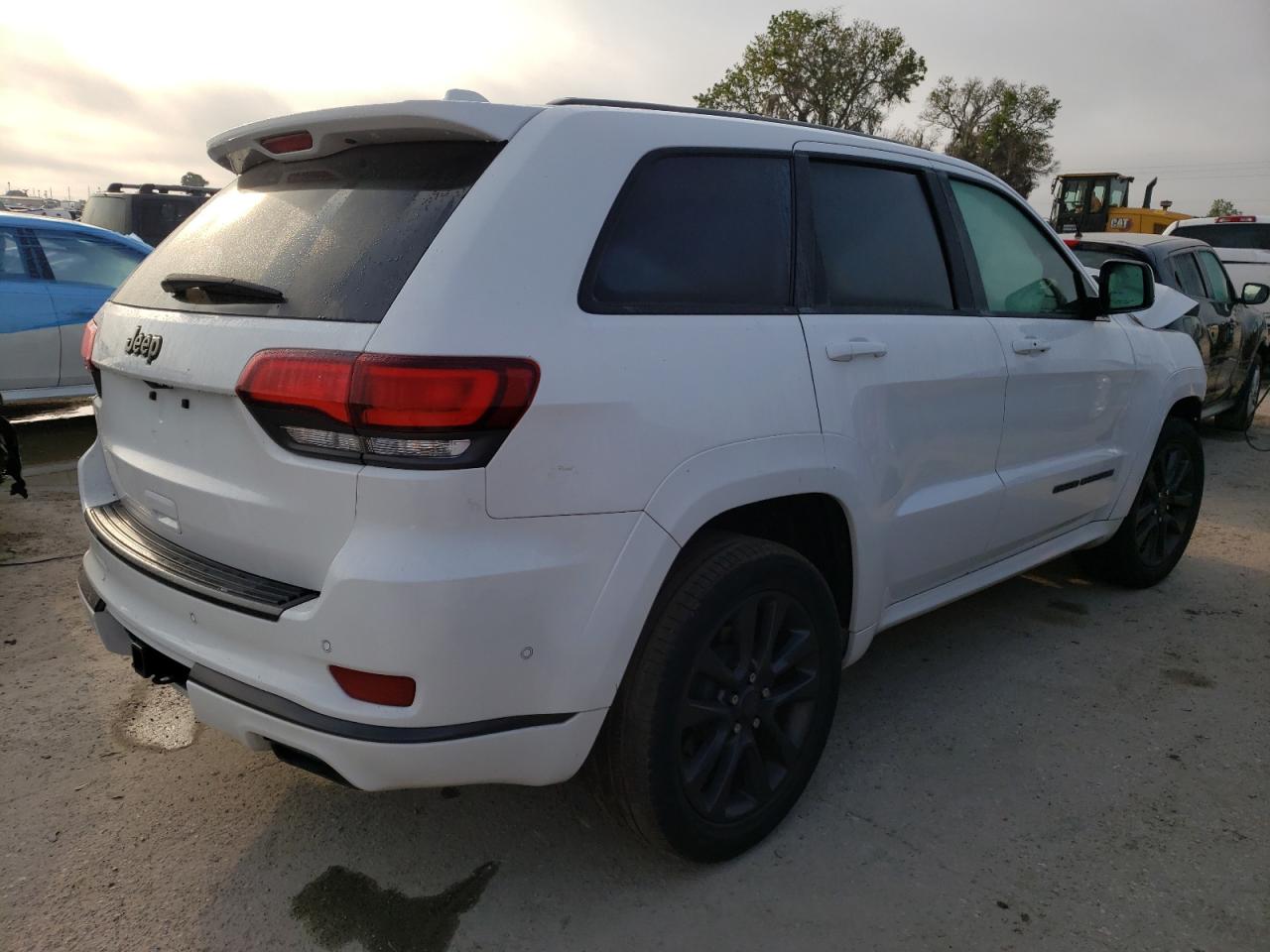Photo 4 from auction – 2018 JEEP GRAND CHER with VIN 1C4RJECG3JC455371