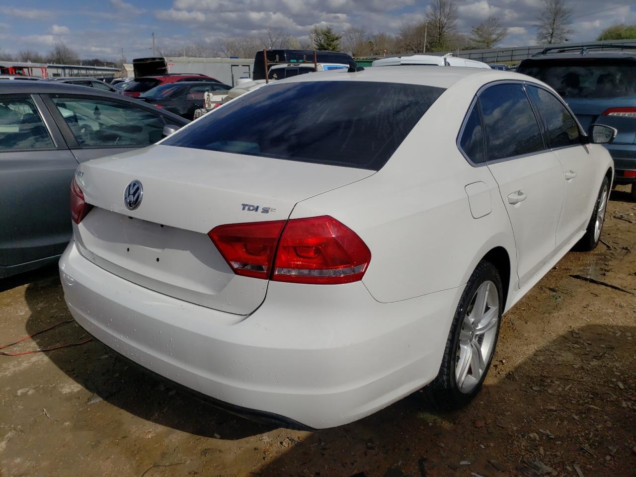 Photo 4 from auction – 2014 VOLKSWAGEN PASSAT SE with VIN 1VWBN7A34EC065481