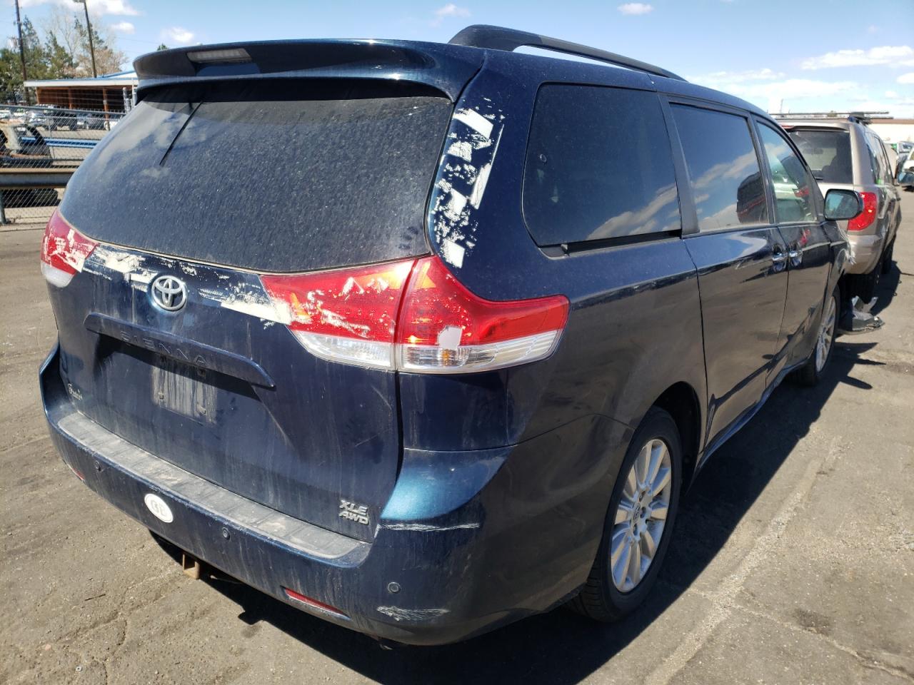 Photo 4 from auction – 2011 TOYOTA SIENNA XLE with VIN 5TDDK3DC7BS006797