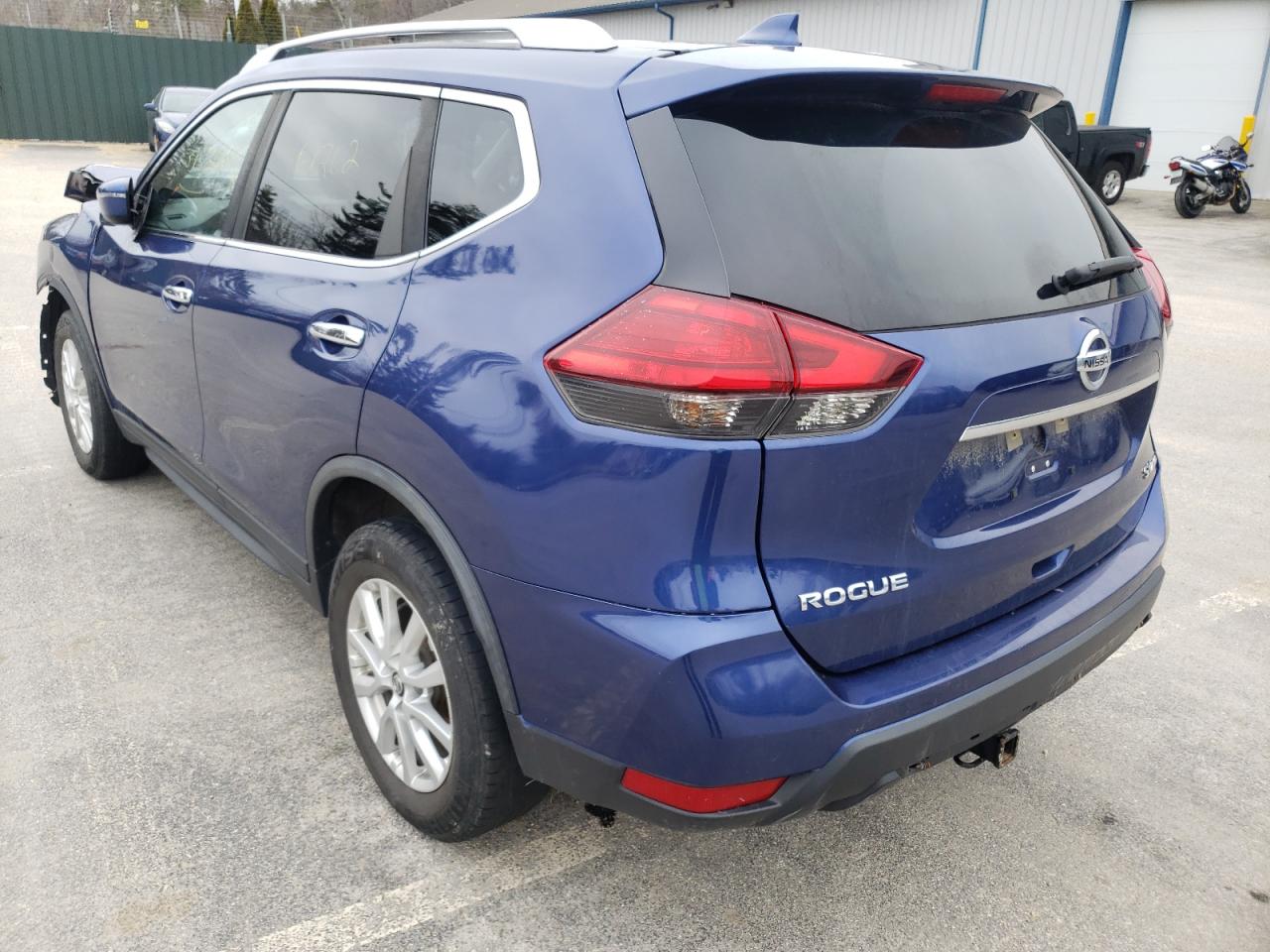 Photo 3 from auction – 2017 NISSAN ROGUE S with VIN KNMAT2MVXHP567090