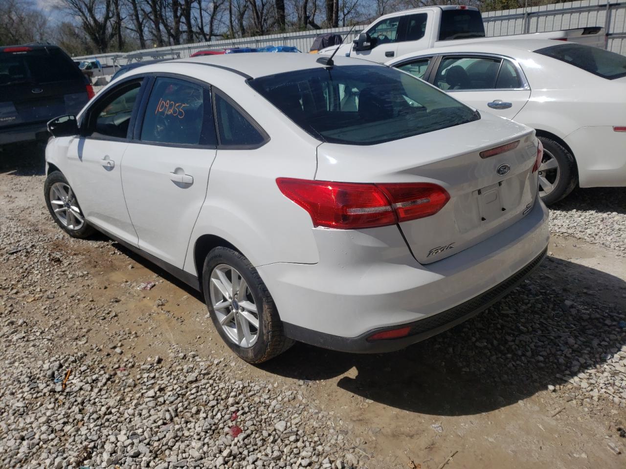 Photo 3 from auction – 2015 FORD FOCUS SE with VIN 1FADP3F27FL376022