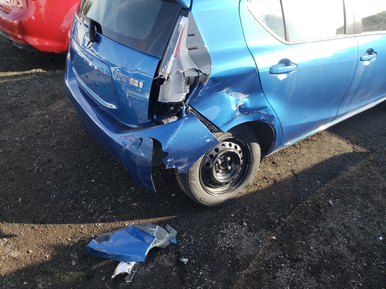 Photo 9 from auction – 2016 TOYOTA PRIUS C with VIN JTDKDTB3XG1125520