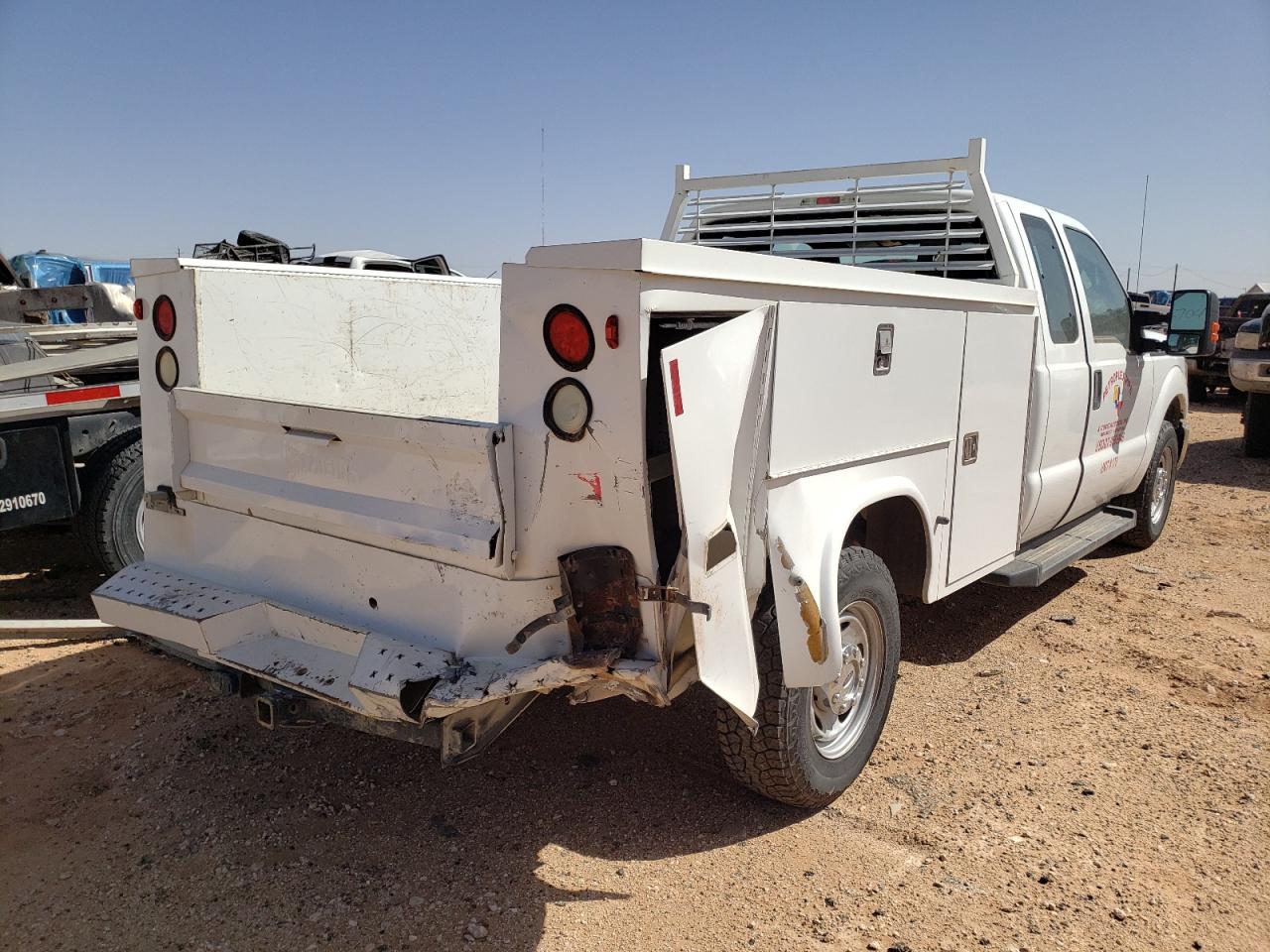 Photo 4 from auction – 2014 FORD F250 SUPER with VIN 1FT7X2A66EEA37833