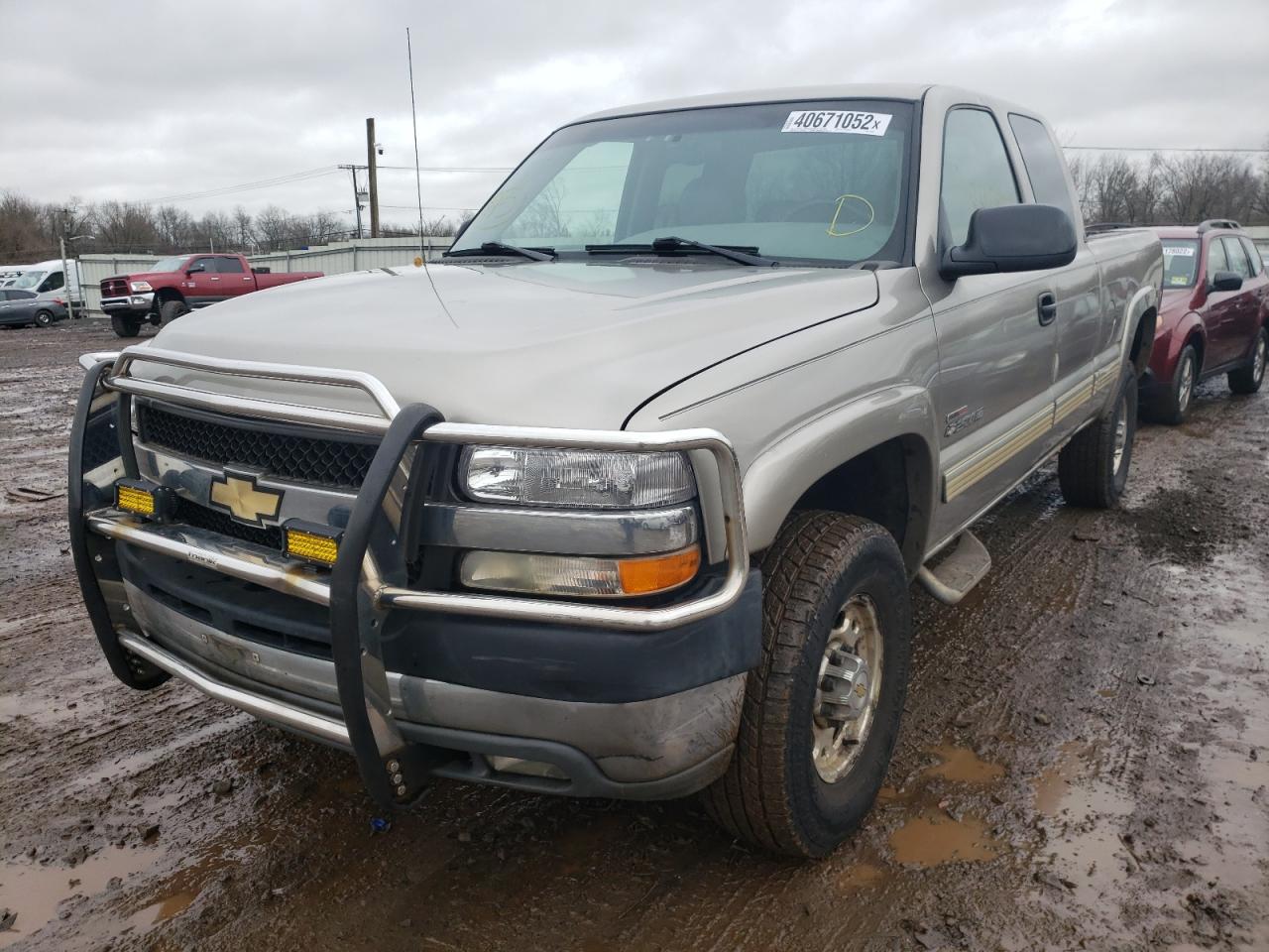 Photo 2 from auction – 2001 CHEVROLET SILVERADO with VIN 1GCHK29161E181341