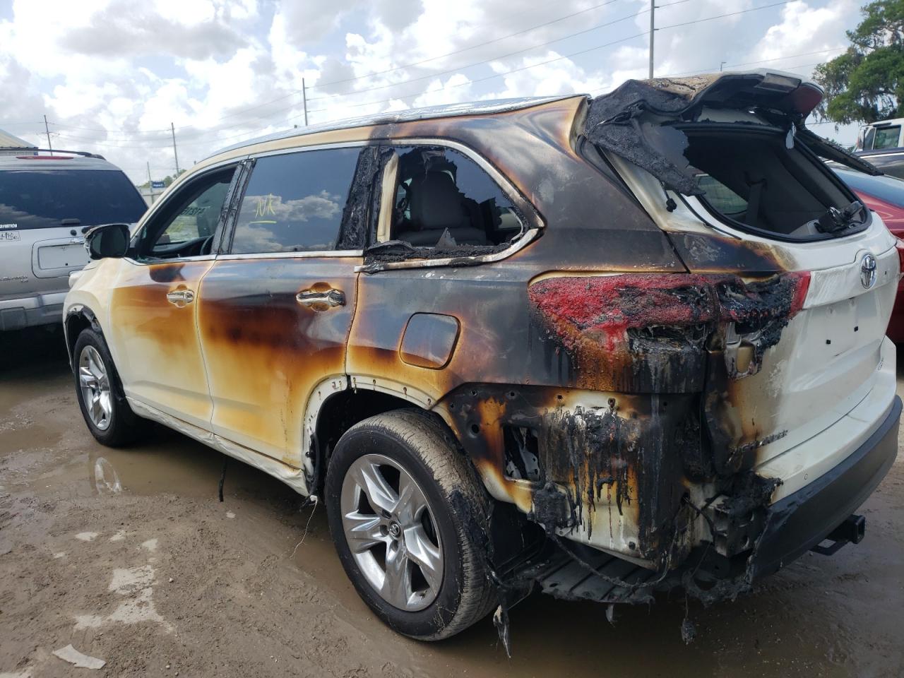 Photo 9 from auction – 2017 TOYOTA HIGHLANDER with VIN 5TDYZRFH0HS189753