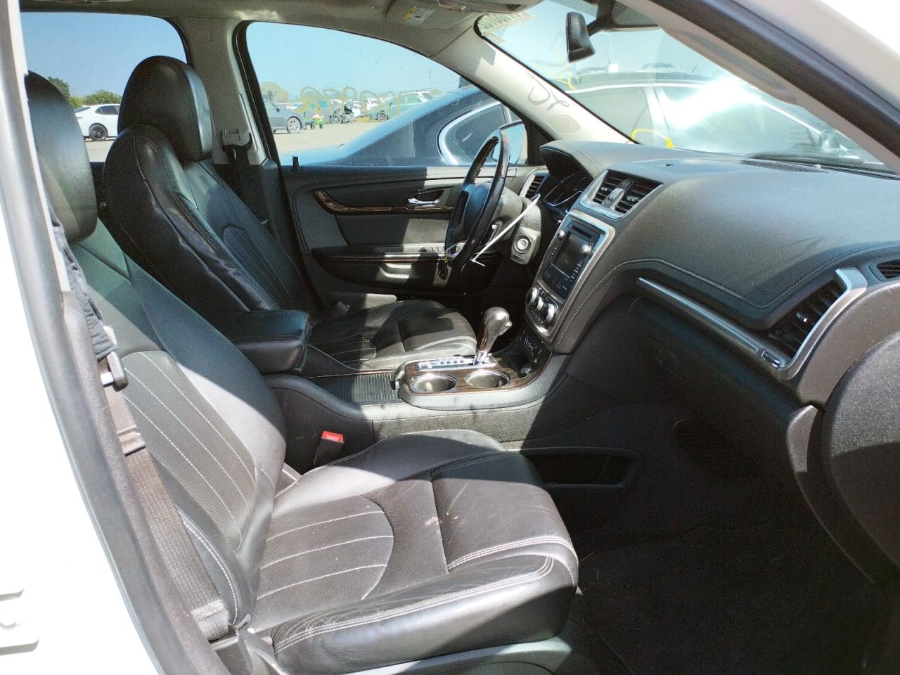Photo 5 from auction – 2014 GMC ACADIA DEN with VIN 1GKKRTKD6EJ153505