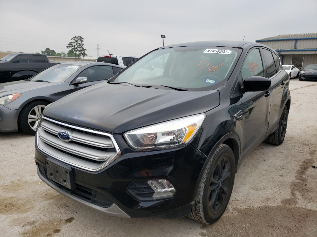 Photo 2 from auction – 2017 FORD ESCAPE SE with VIN 1FMCU0GD1HUE94055