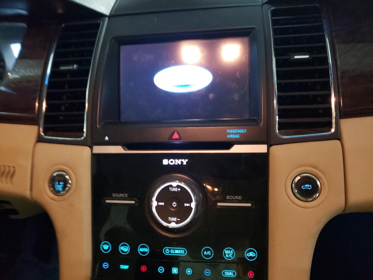 Photo 9 from auction – 2016 FORD TAURUS LIM with VIN 1FAHP2J80GG107877