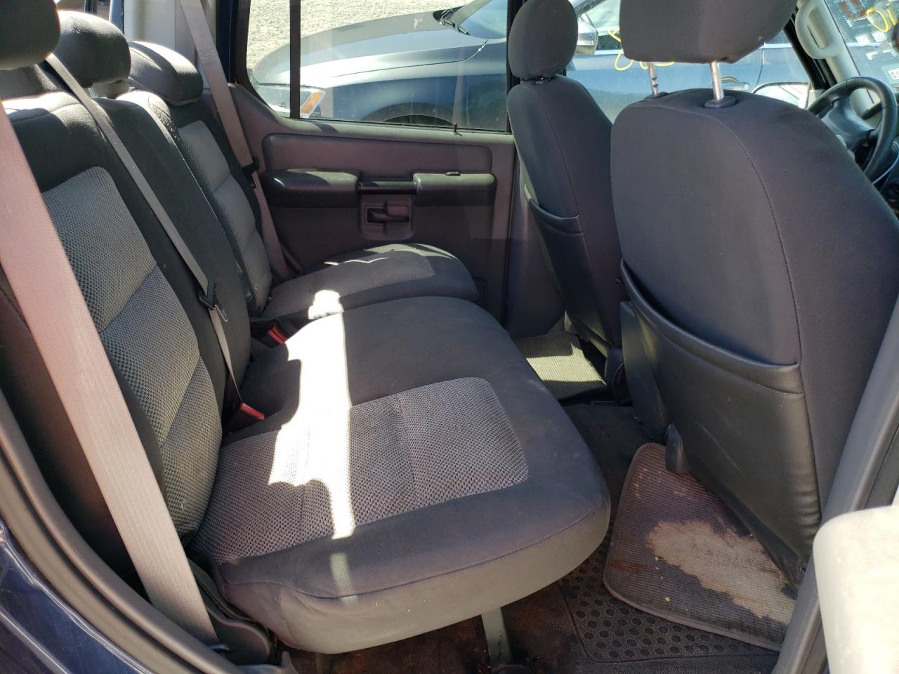 Photo 6 from auction – 2005 FORD EXPLORER S with VIN 1FMZU67K15UB69610