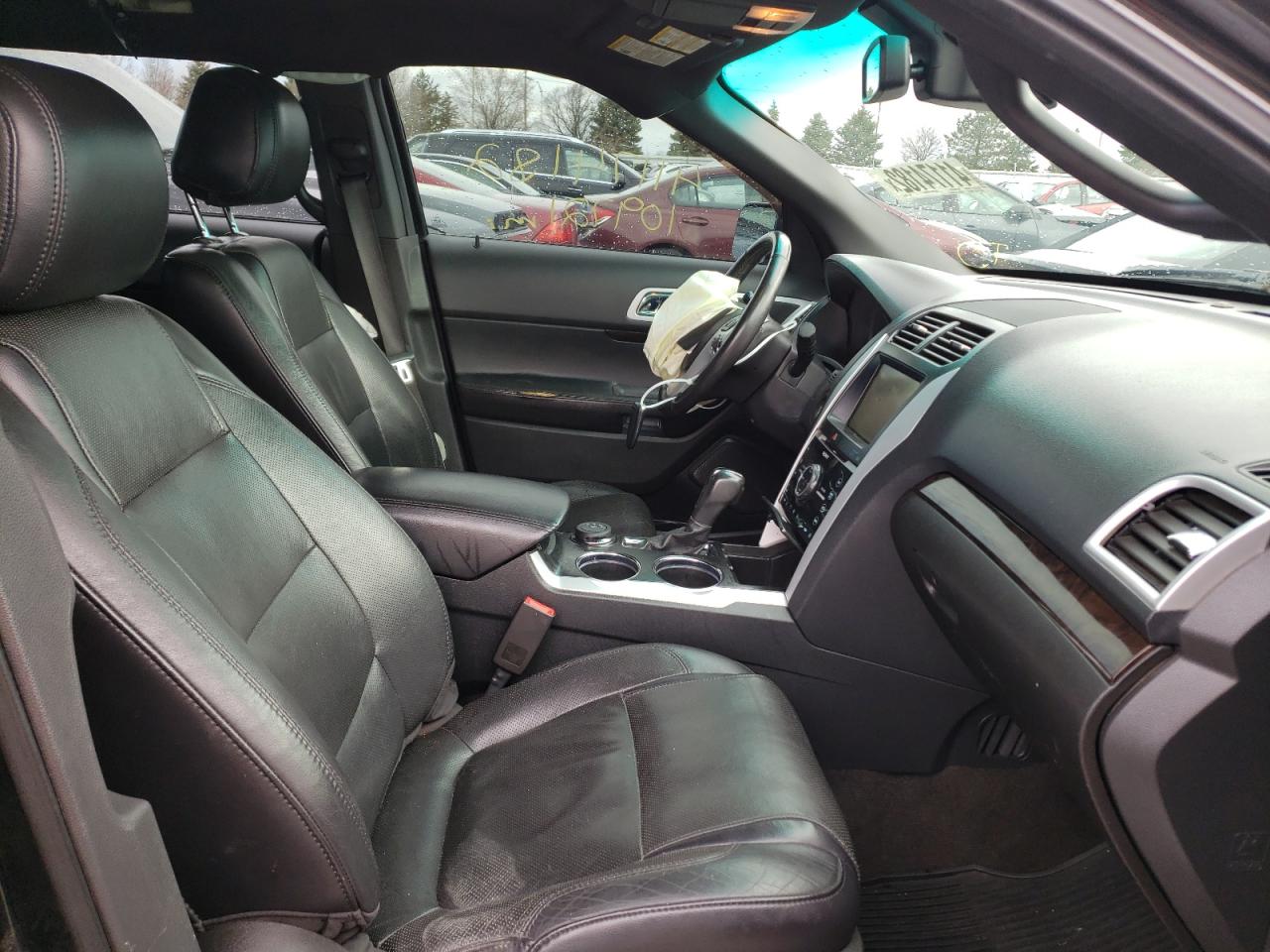 Photo 5 from auction – 2013 FORD EXPLORER L with VIN 1FM5K8F82DGA27589