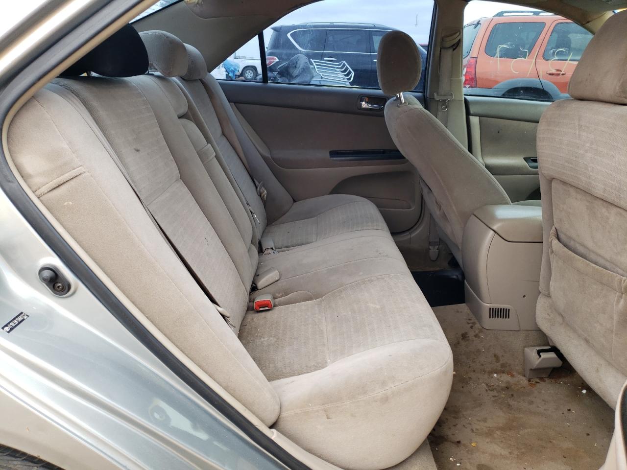 Photo 6 from auction – 2005 TOYOTA CAMRY LE with VIN 4T1BE32K15U601231