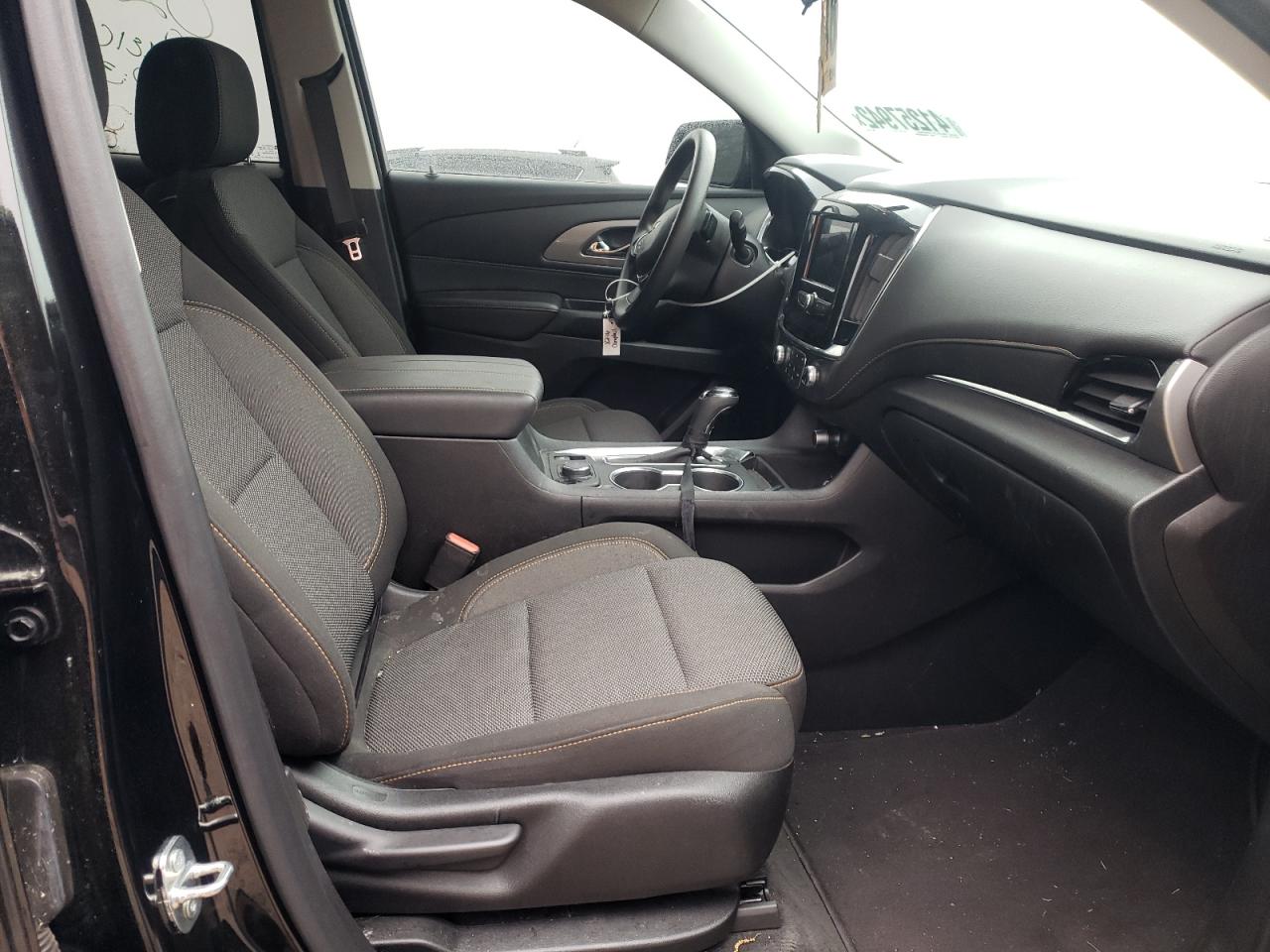 Photo 5 from auction – 2020 CHEVROLET TRAVERSE L with VIN 1GNEREKW2LJ162700