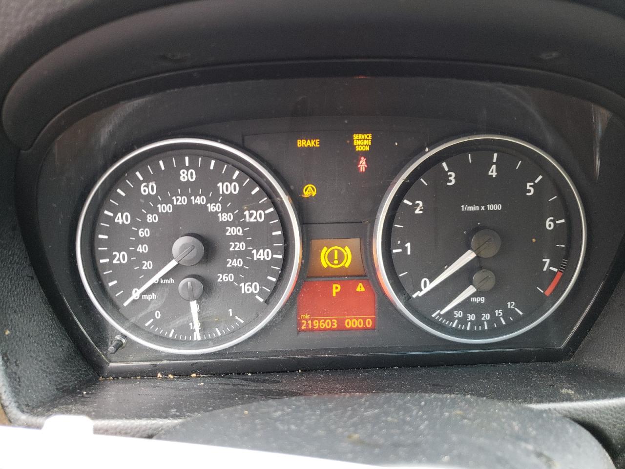 Photo 8 from auction – 2006 BMW 325 I with VIN WBAVB13526PT23590