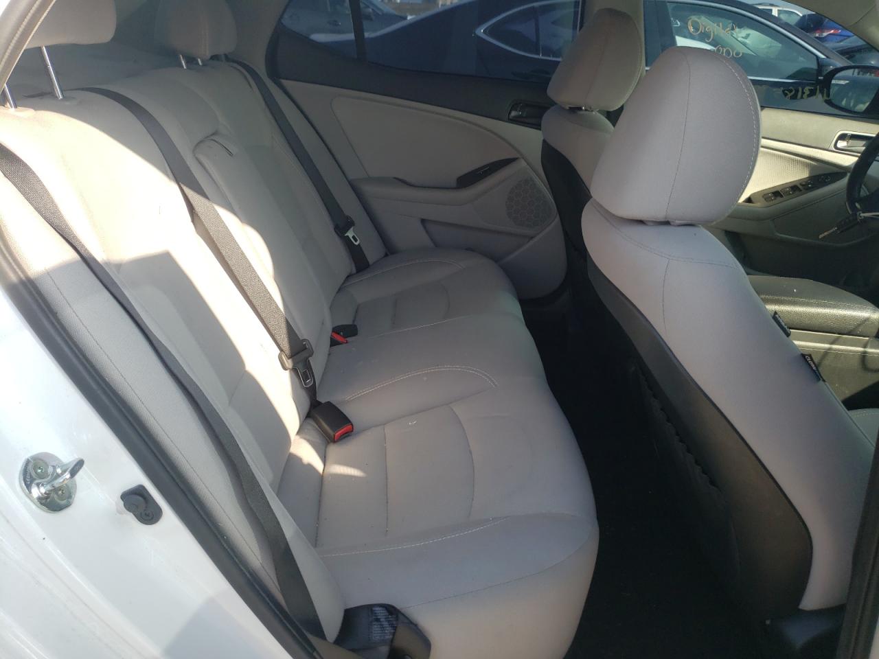 Photo 6 from auction – 2015 KIA OPTIMA LX with VIN 5XXGM4A78FG365555