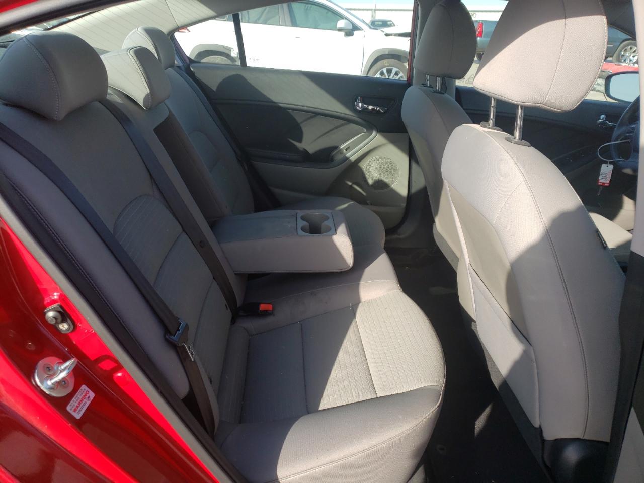 Photo 6 from auction – 2016 KIA FORTE LX with VIN KNAFX4A6XG5608215