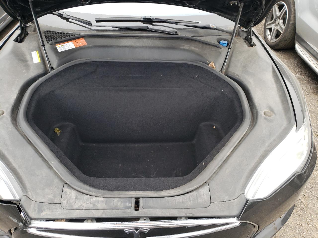 Photo 7 from auction – 2014 TESLA MODEL S with VIN 5YJSA1H28EFP63071