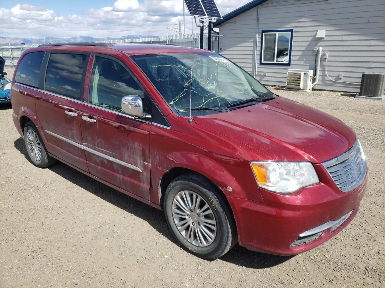 CHRYSLER TOWN & COU 2015 with VIN 2C4RC1CG4FR699046 - Photo from auction