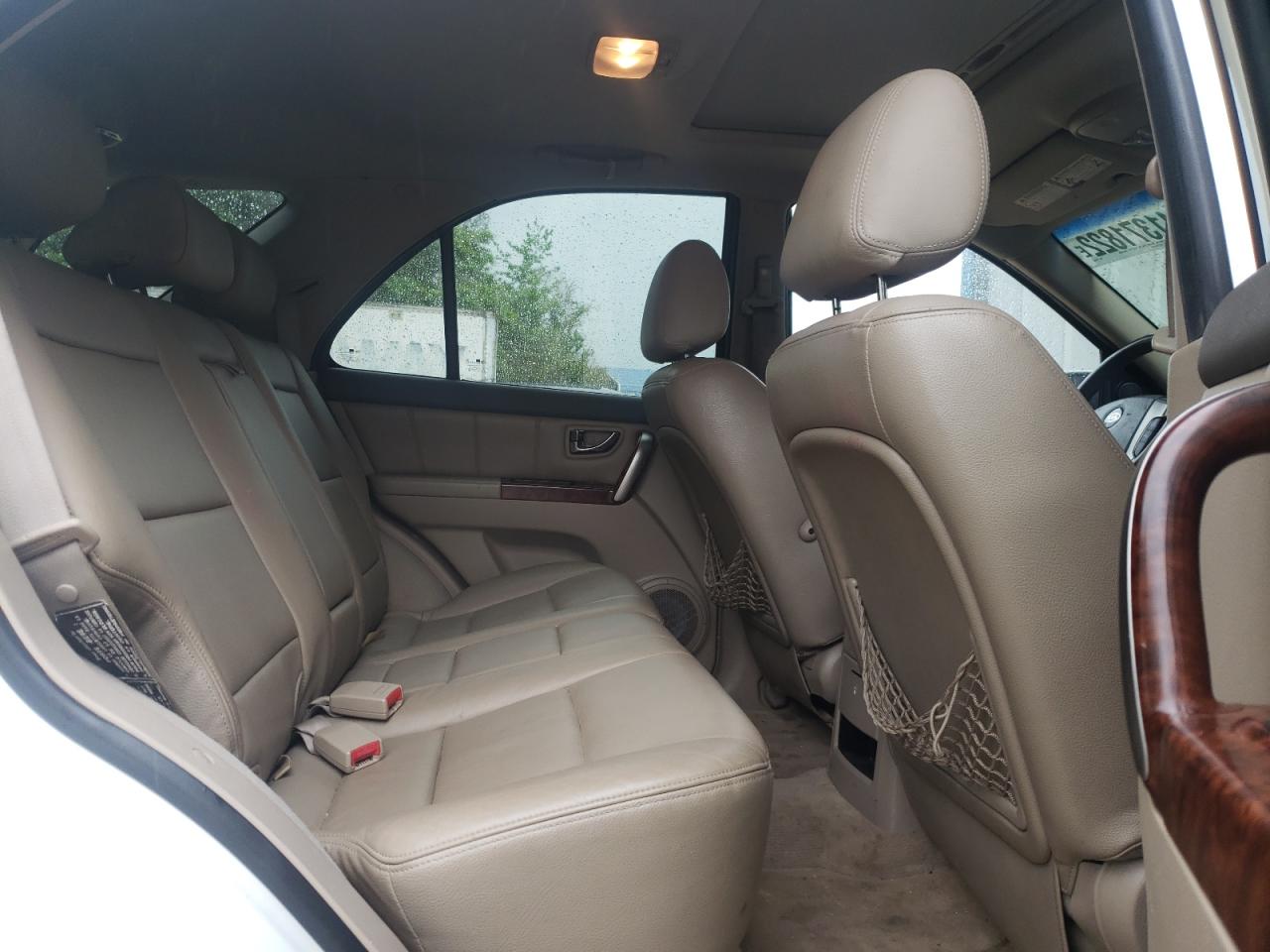 Photo 6 from auction – 2004 KIA SORENTO EX with VIN KNDJD733445273233