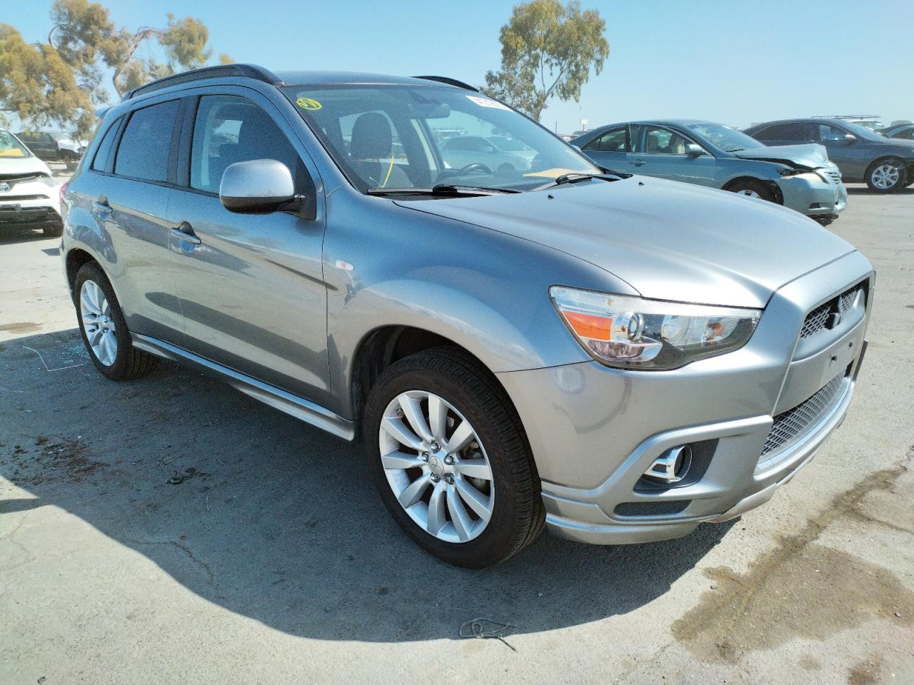 MITSUBISHI OUTLANDER 2011 with VIN JA4AR4AU2BZ013814 - Photo from auction