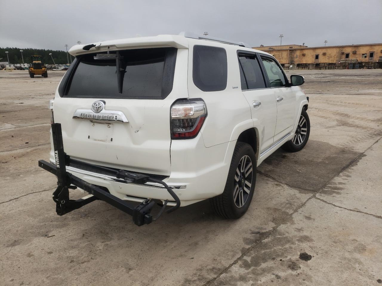 Photo 4 from auction – 2018 TOYOTA 4RUNNER SR with VIN JTEBU5JR0J5571222