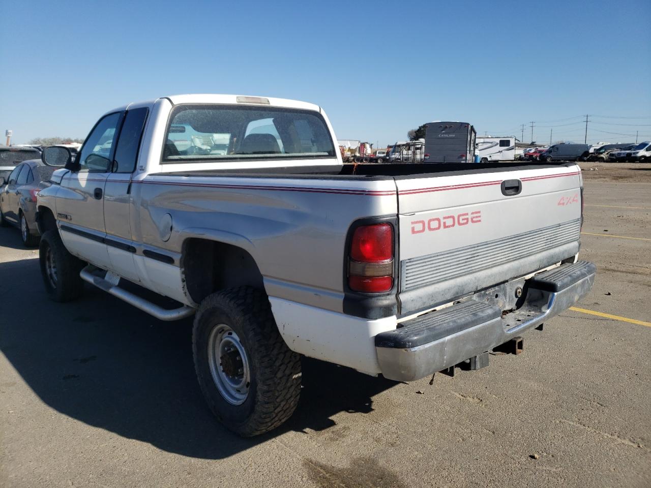 Photo 3 from auction – 1998 DODGE RAM 2500 with VIN 1B7KF23Z4WJ124076