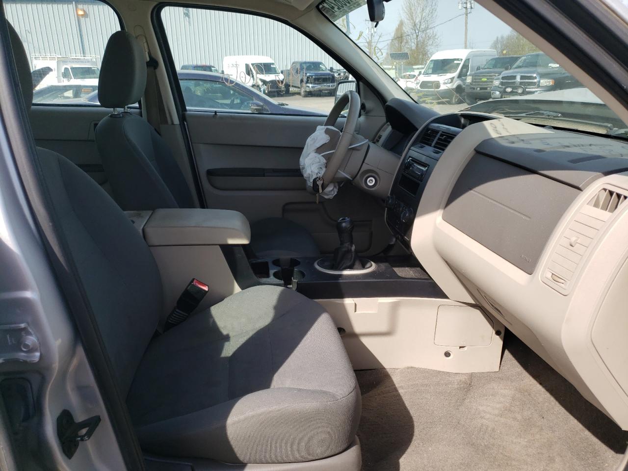 Photo 5 from auction – 2008 FORD ESCAPE XLS with VIN 1FMCU02Z58KB15136