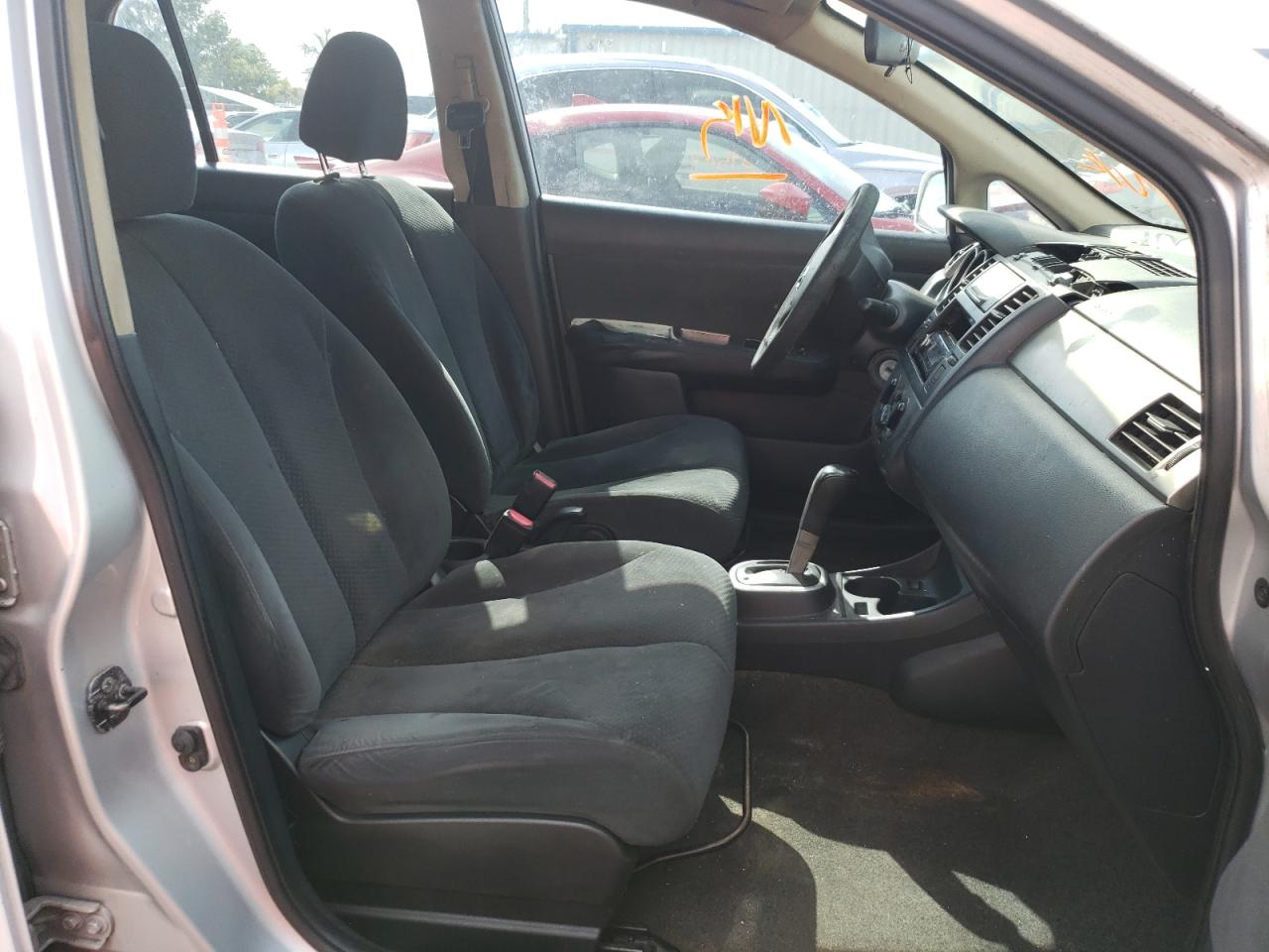 Photo 5 from auction – 2010 NISSAN VERSA S with VIN 3N1BC1AP1AL355669