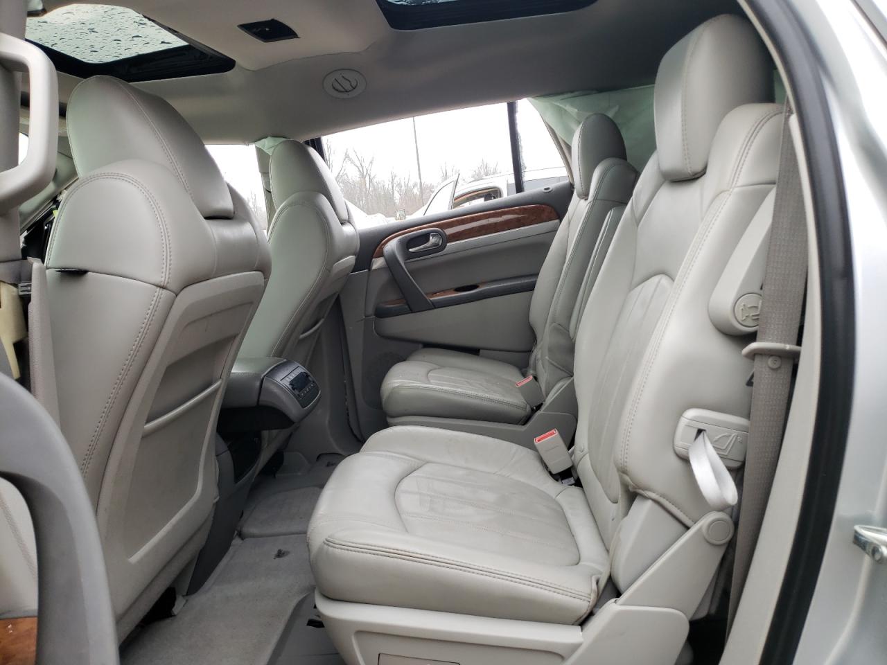 Photo 6 from auction – 2010 BUICK ENCLAVE CX with VIN 5GALVCED0AJ139814