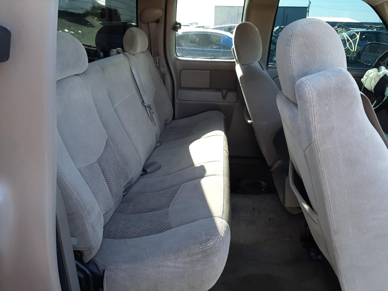 Photo 6 from auction – 2006 CHEVROLET SILVERADO with VIN 1GCEC19V46Z298297